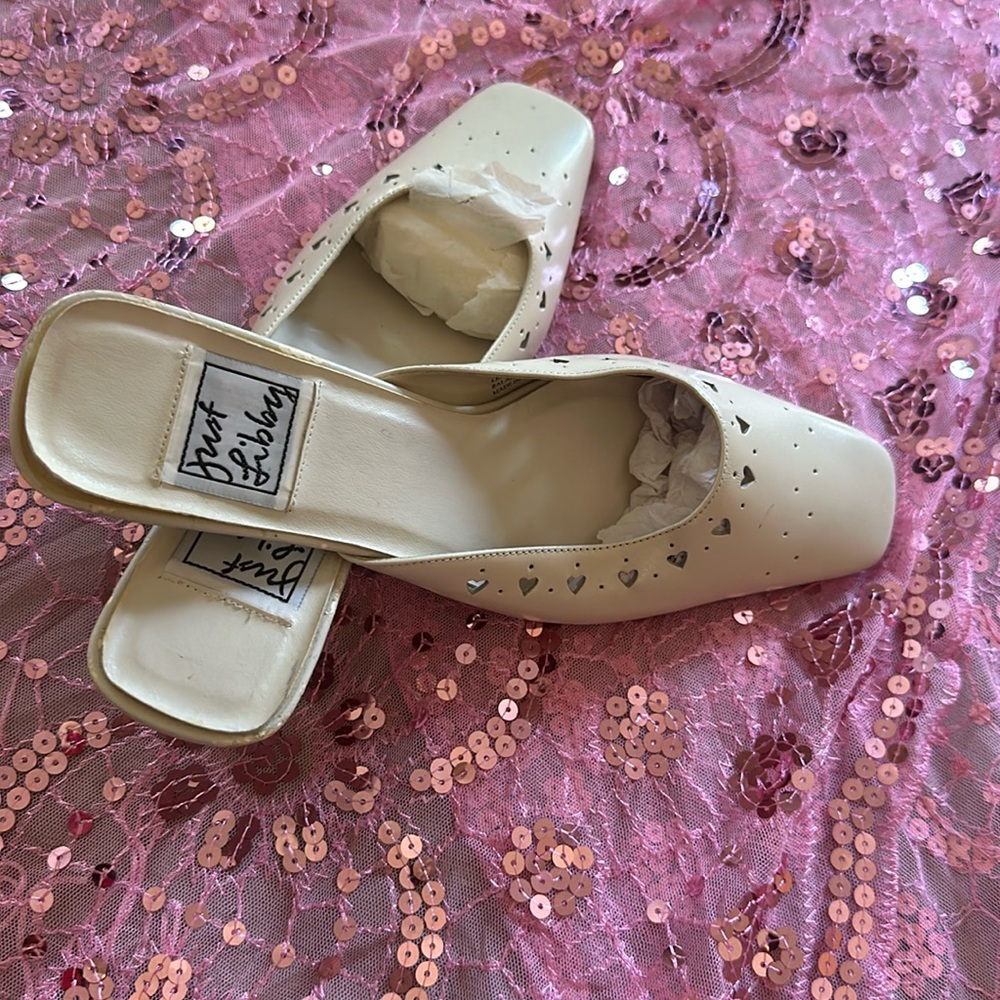 Just Libby kitten heels. Size 9. Available for shipping or pickup.